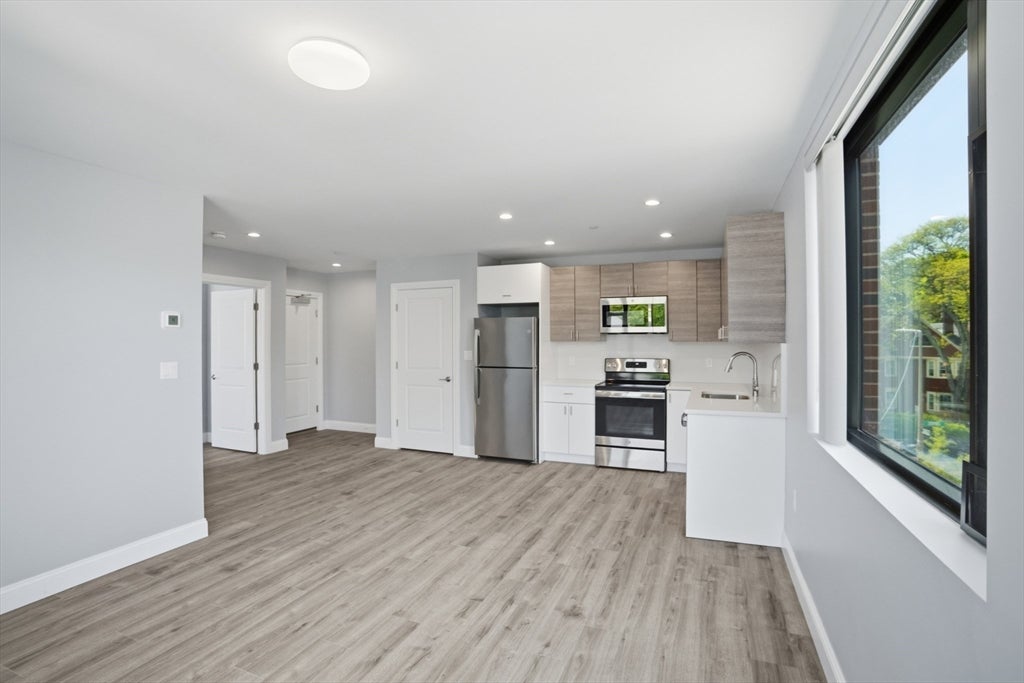 632 Centre St #203, Boston, MA, 632 Centre St #203, Boston, MA Photo #8