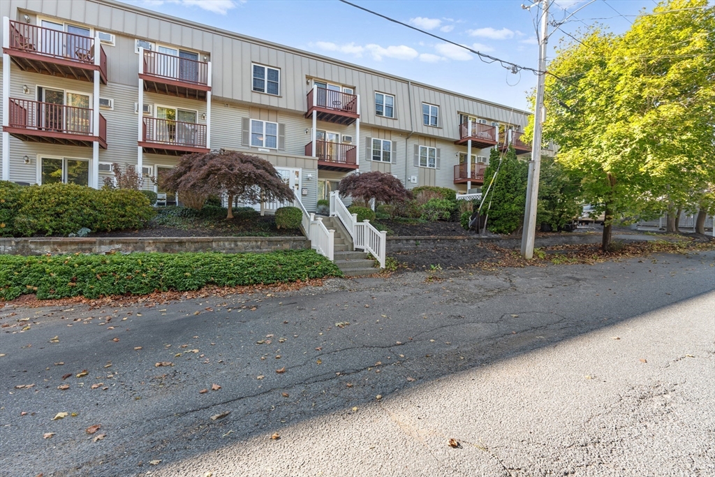2 Ocean Ave 3H