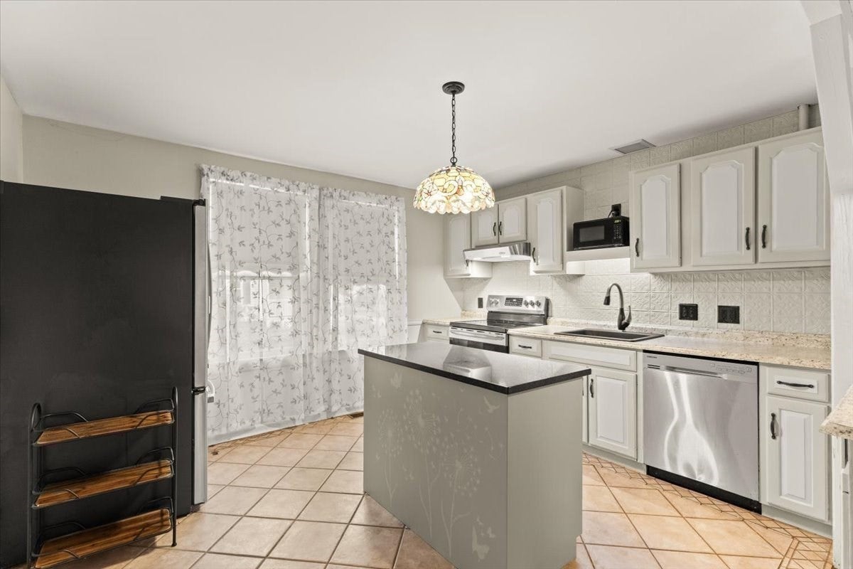 220 Smith St, North Attleboro, MA, 220 Smith St, North Attleboro, MA Photo #21