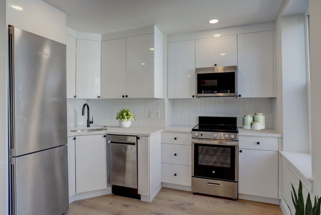 15-19 Bartlett Pl. 1