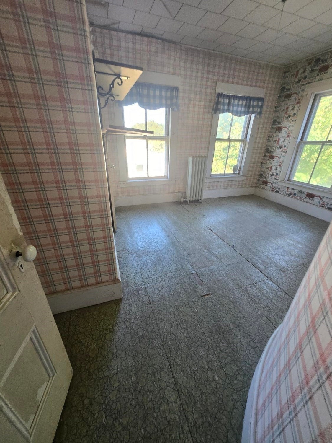 23 Merrimack St #1, North Andover, MA Photo #17