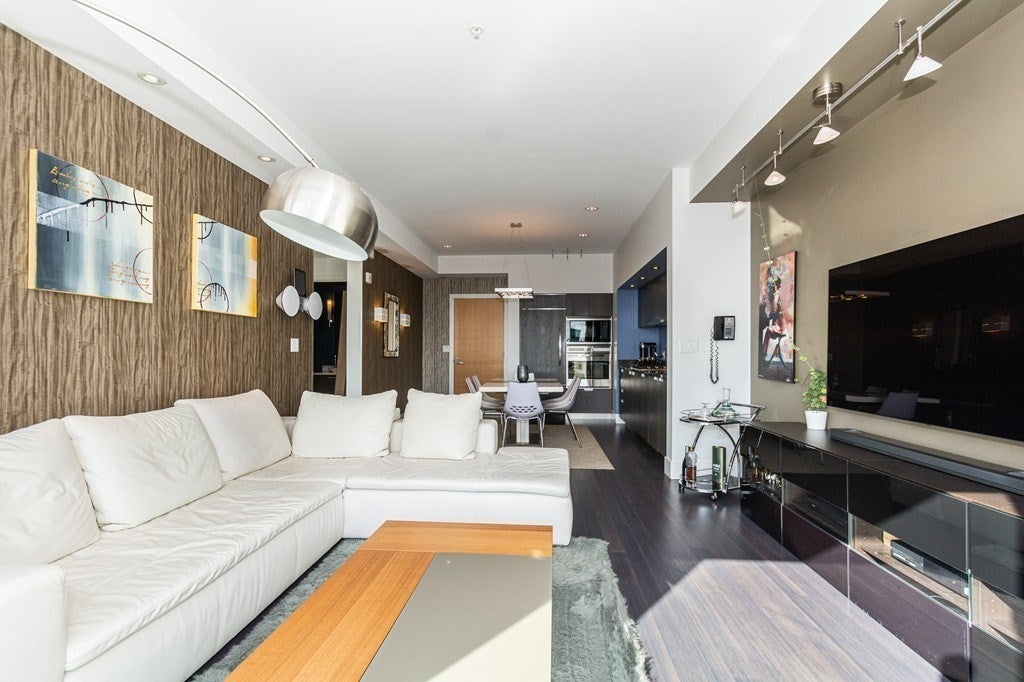 110 Stuart St 18A