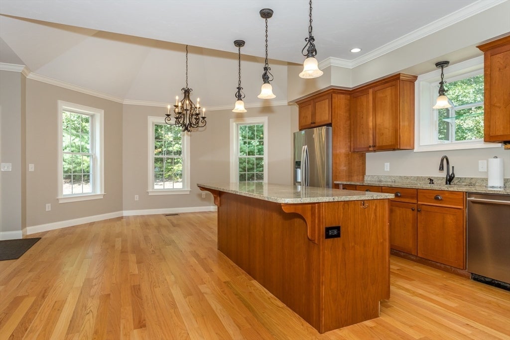 512 Fresh Meadow Ln, Dighton, MA Photo #8