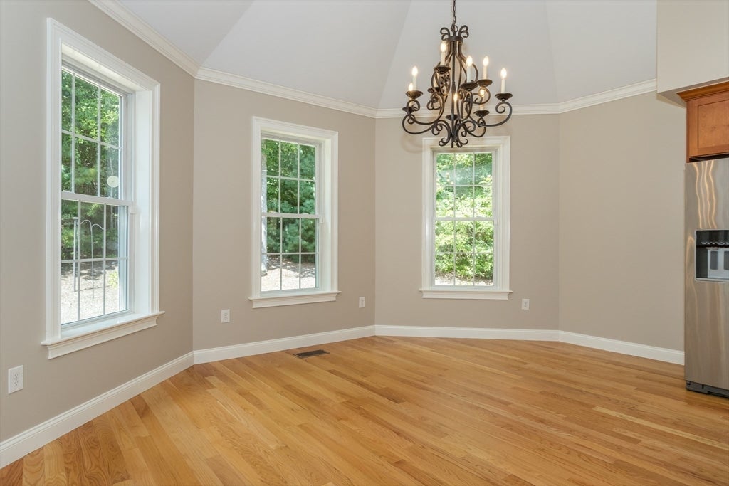 512 Fresh Meadow Ln, Dighton, MA Photo #12