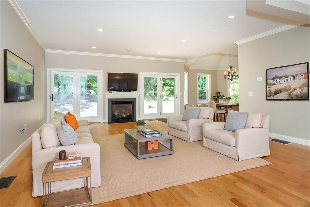 512 Fresh Meadow Ln, Dighton, MA Photo #9