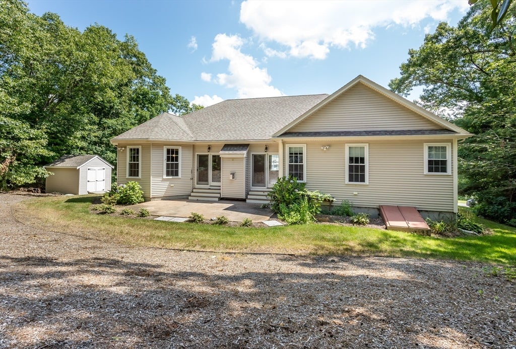 512 Fresh Meadow Ln, Dighton, MA Photo #2
