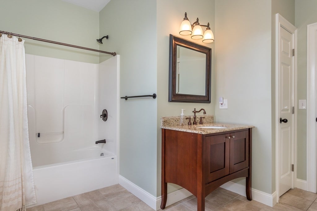 512 Fresh Meadow Ln, Dighton, MA Photo #23