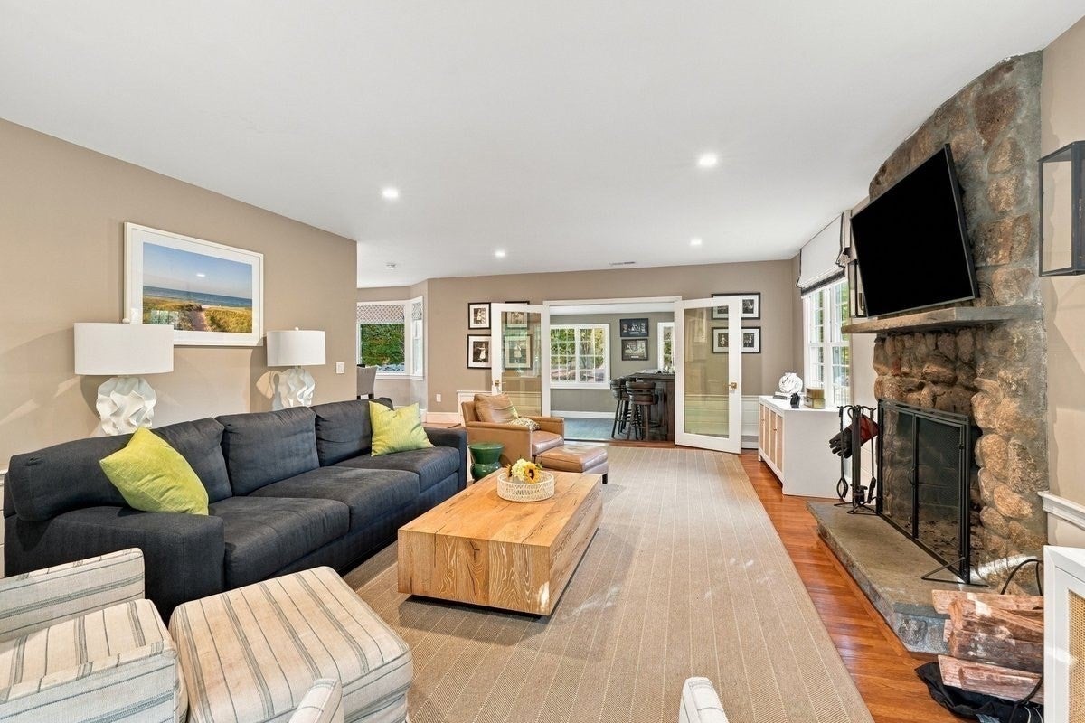 19 Whitney Woods Lane