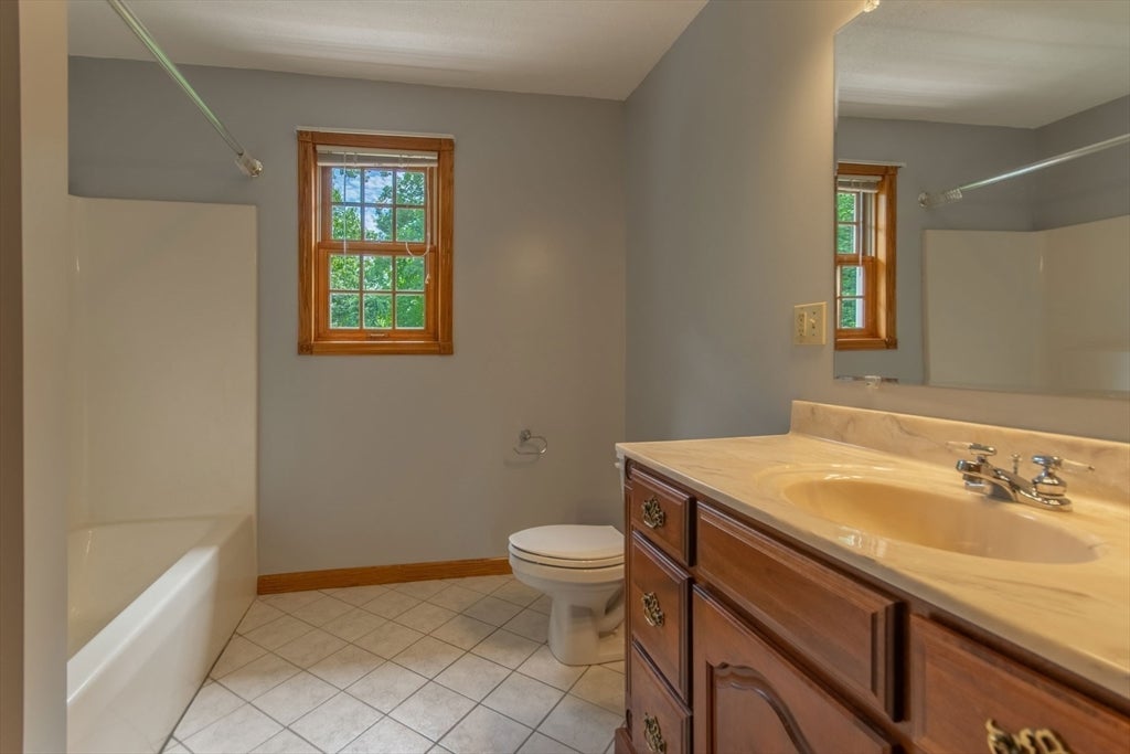 20 Nolan Lane, Agawam, MA Photo #20