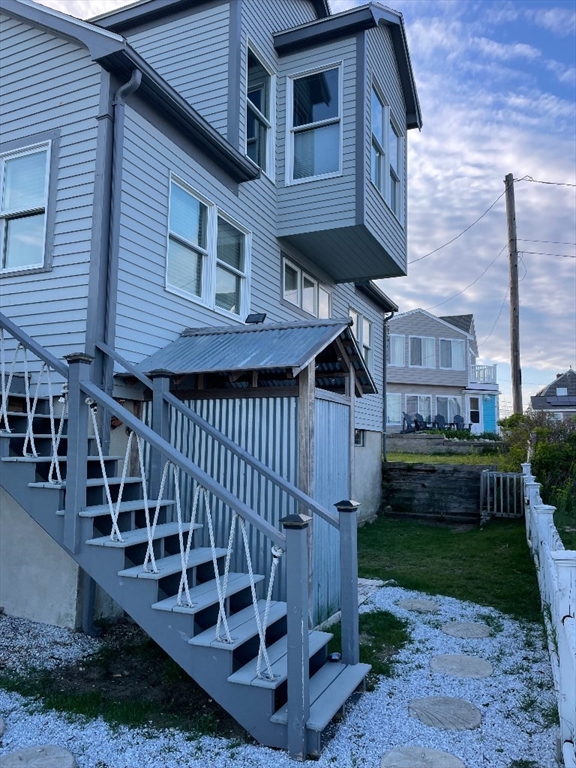 7 Collins Way