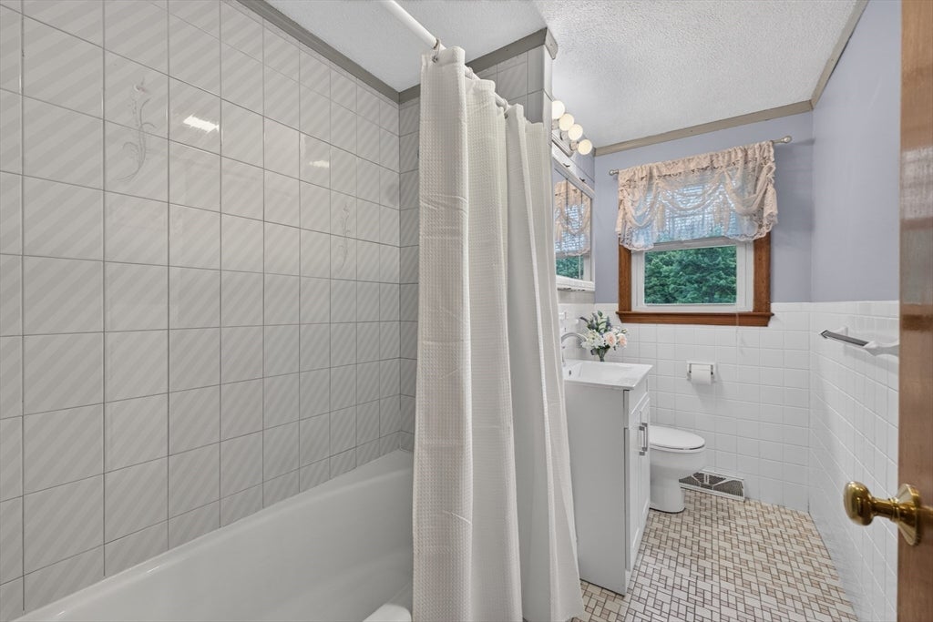 38 Paulson Drive, Burlington, MA, 38 Paulson Drive, Burlington, MA Photo #23