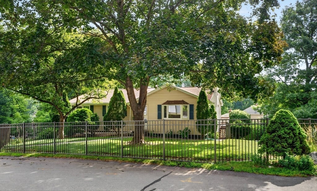 38 Paulson Drive, Burlington, MA, 38 Paulson Drive, Burlington, MA Photo #2