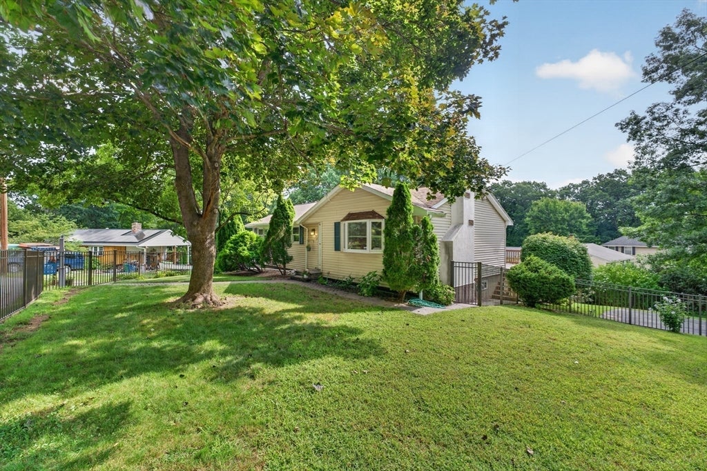 38 Paulson Drive, Burlington, MA, 38 Paulson Drive, Burlington, MA Photo #3