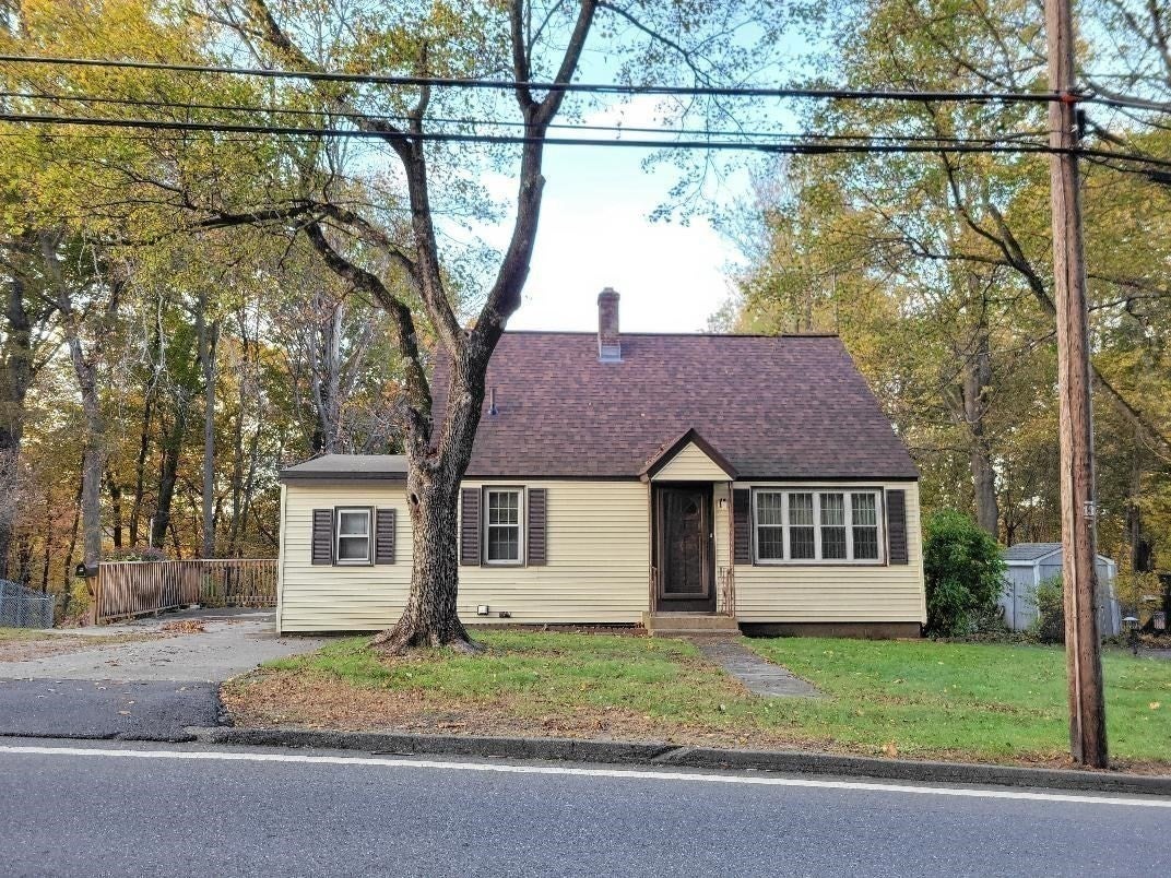 103 Elm Street, Leominster MA 01453