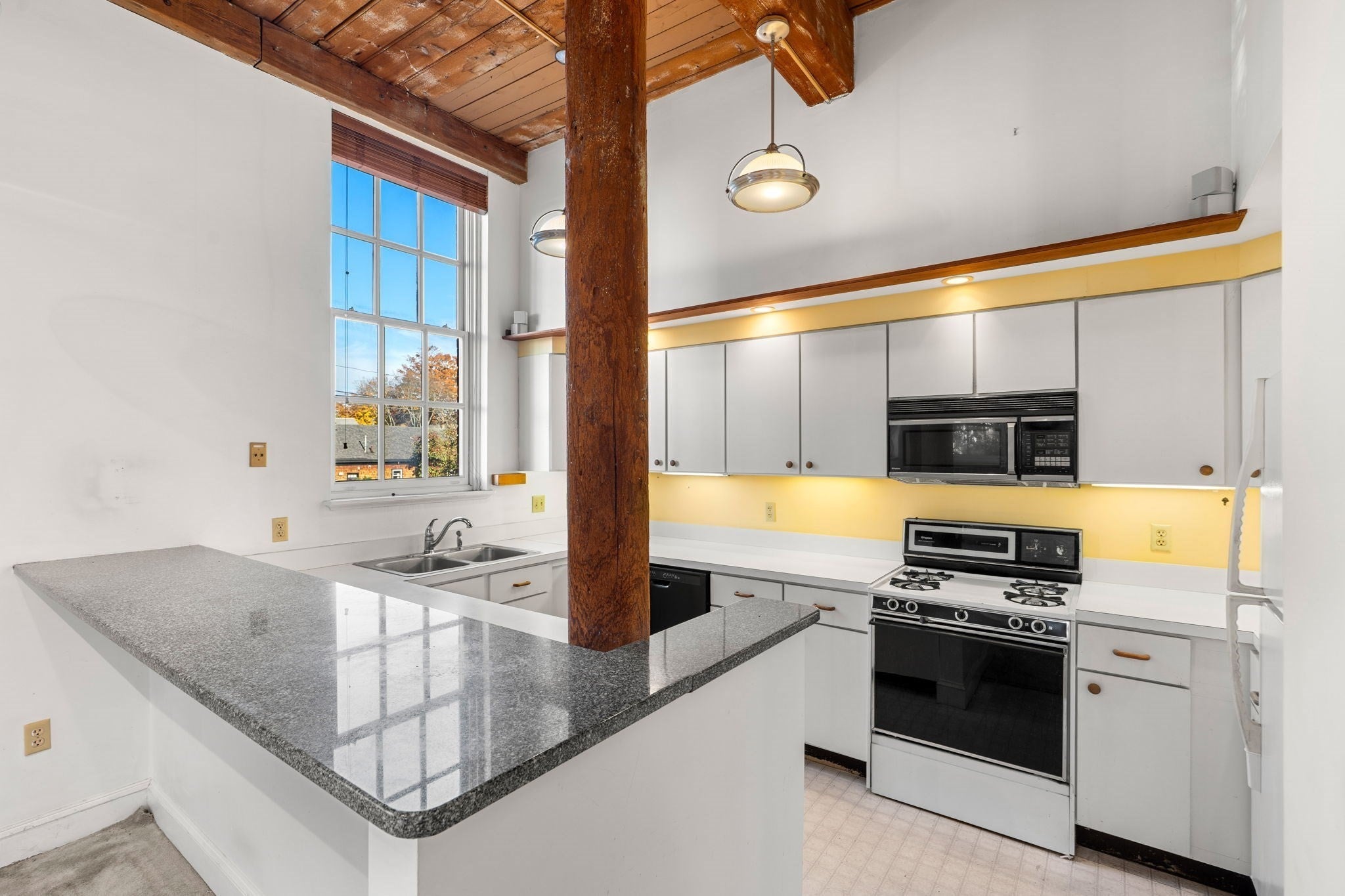 48 Kent St #6, Newburyport, MA, 48 Kent St #6, Newburyport, MA Photo #8