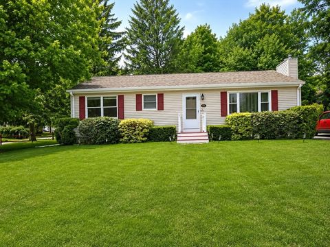 Photo of 100 Saint Nicholas Ave, Worcester, MA 01606 (MLS # 73528307)