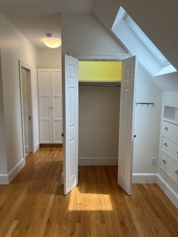 Weston, Massachusetts 02493, United States, 2 Bedrooms Bedrooms, ,3 BathroomsBathrooms,Residential,Active,173140