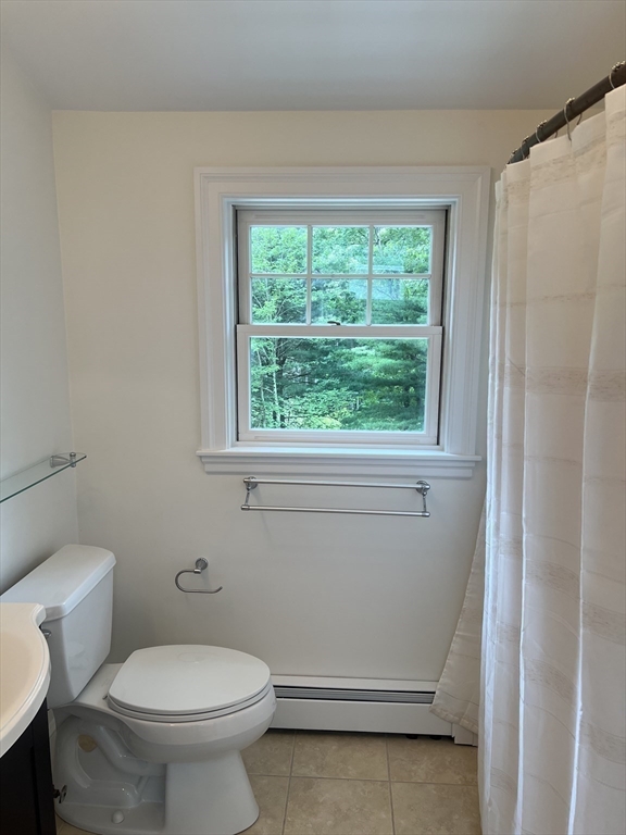 Weston, Massachusetts 02493, United States, 2 Bedrooms Bedrooms, ,3 BathroomsBathrooms,Residential,Active,173140