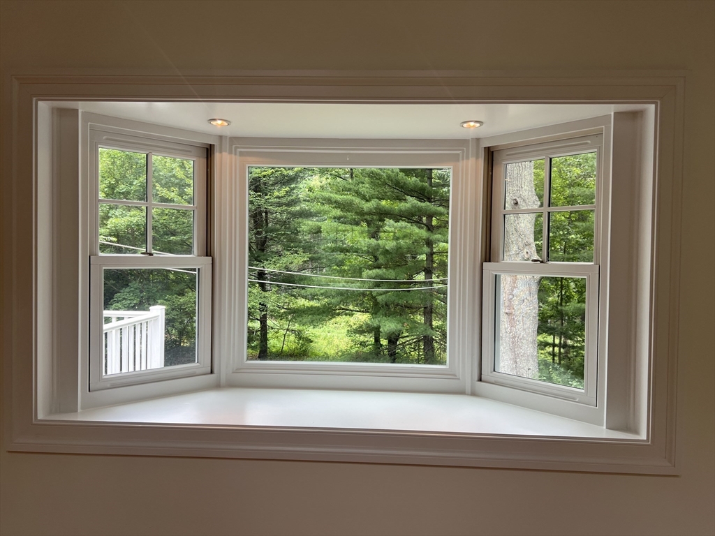 Weston, Massachusetts 02493, United States, 2 Bedrooms Bedrooms, ,3 BathroomsBathrooms,Residential,Active,173140