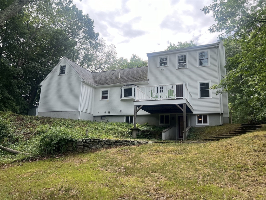 Weston, Massachusetts 02493, United States, 2 Bedrooms Bedrooms, ,3 BathroomsBathrooms,Residential,Active,173140