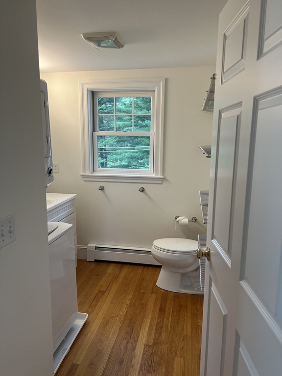 Weston, Massachusetts 02493, United States, 2 Bedrooms Bedrooms, ,3 BathroomsBathrooms,Residential,Active,173140