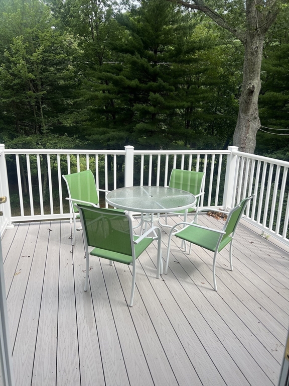 Weston, Massachusetts 02493, United States, 2 Bedrooms Bedrooms, ,3 BathroomsBathrooms,Residential,Active,173140