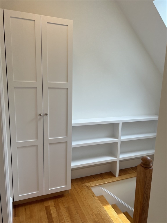 Weston, Massachusetts 02493, United States, 2 Bedrooms Bedrooms, ,3 BathroomsBathrooms,Residential,Active,173140