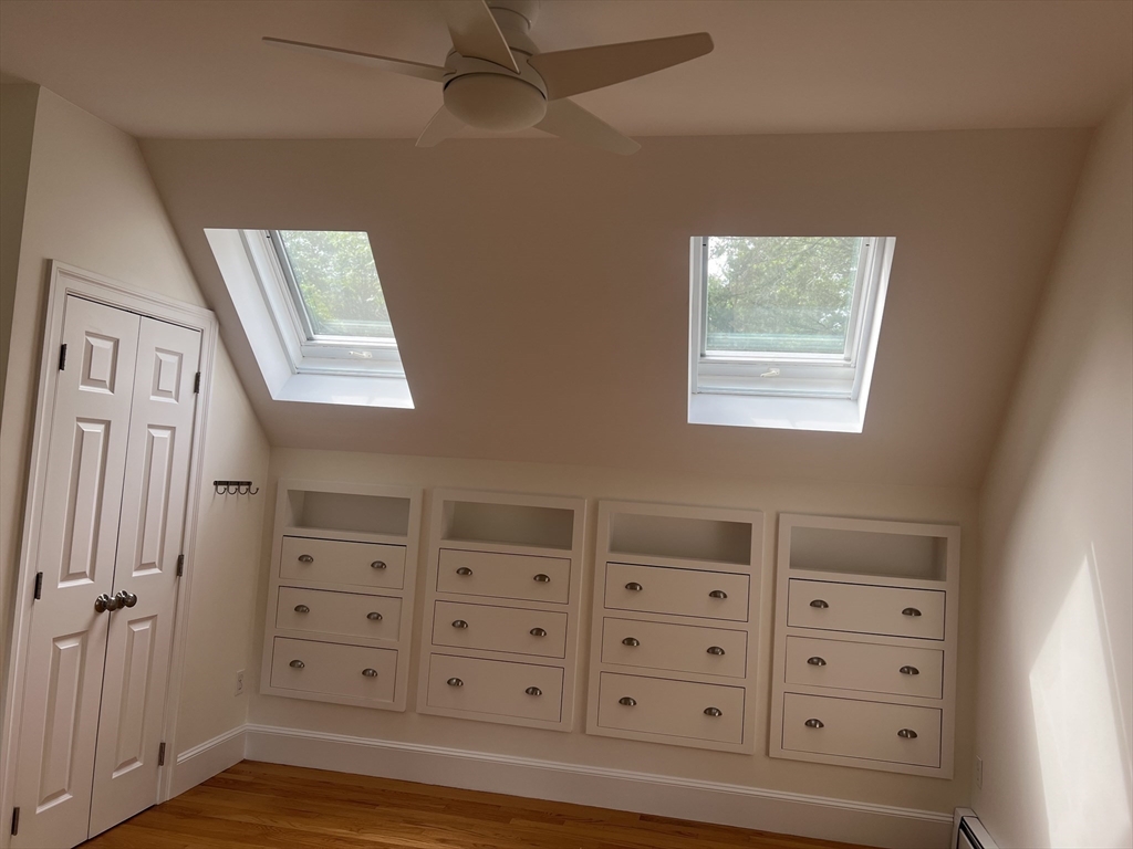 Weston, Massachusetts 02493, United States, 2 Bedrooms Bedrooms, ,3 BathroomsBathrooms,Residential,Active,173140