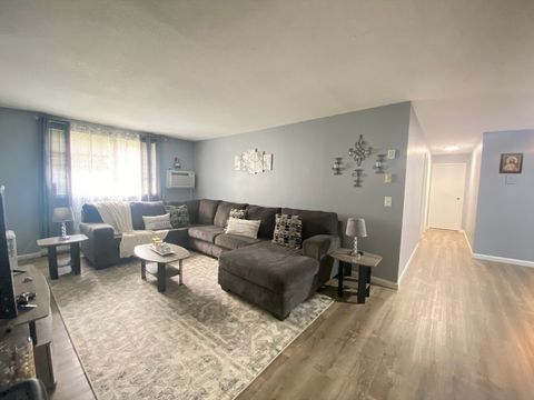 Photo of 15 Weld Street #24, Framingham, MA 01702 (MLS # 73536789)