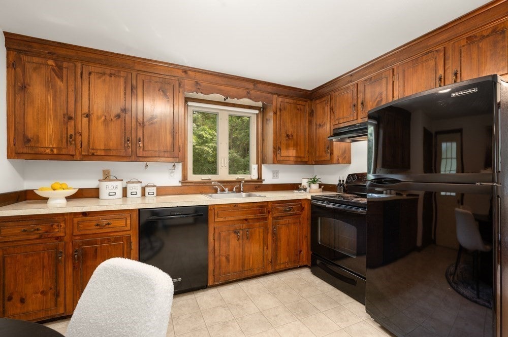 13 Pinewood Rd, Chelmsford, MA Photo #7