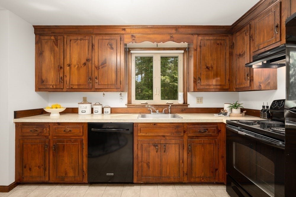 13 Pinewood Rd, Chelmsford, MA Photo #8