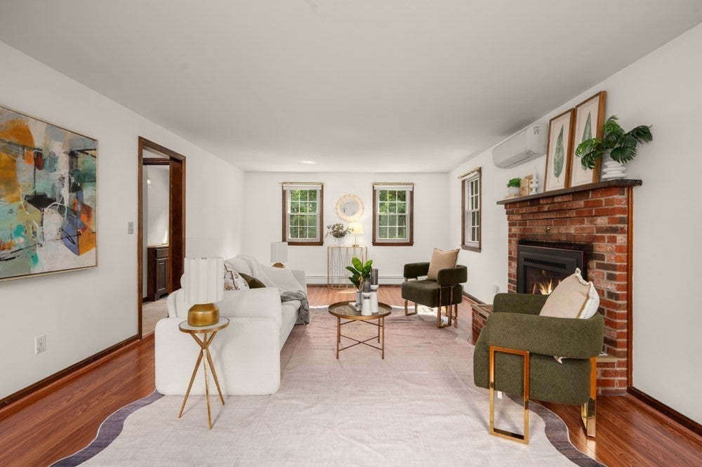 13 Pinewood Rd, Chelmsford, MA Photo #3