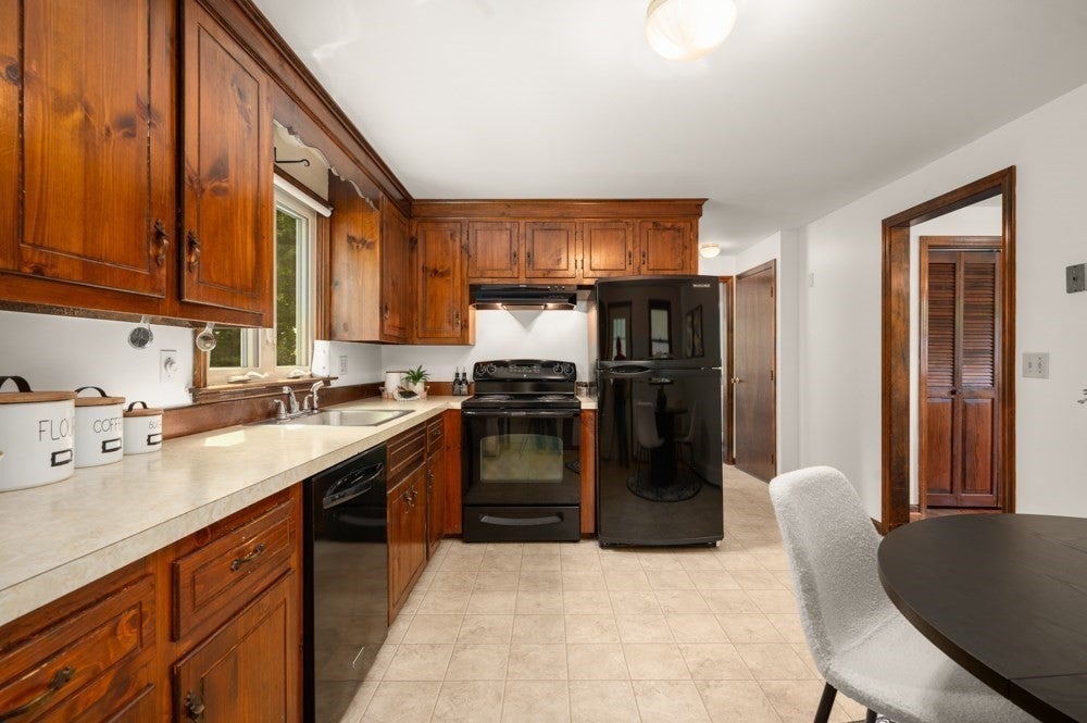 13 Pinewood Rd, Chelmsford, MA Photo #28