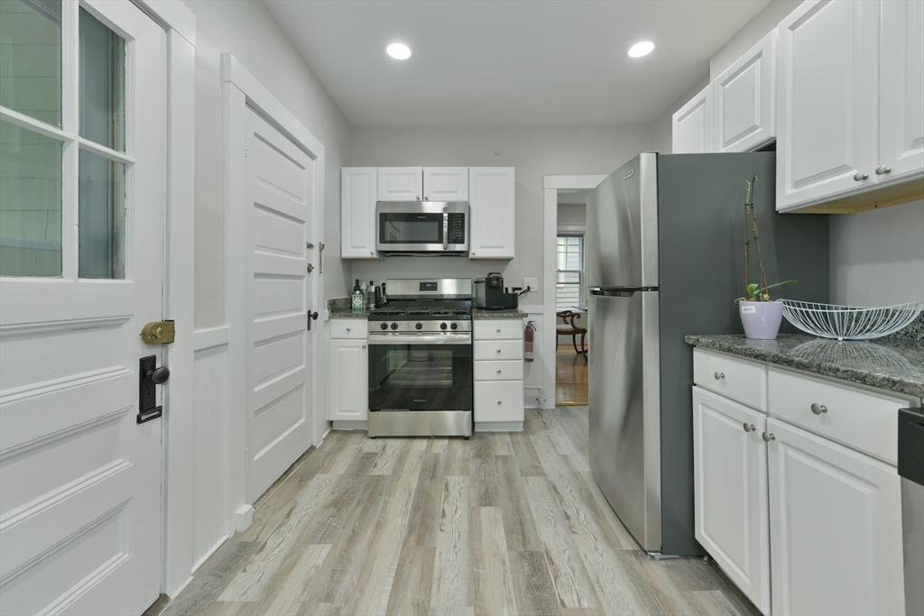 6 Brewer St 2