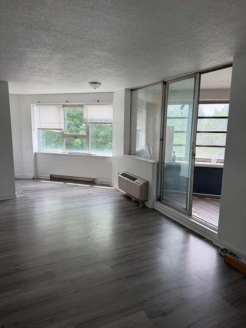 Photo of 101 Mulberry St #314, Springfield, MA 01105 (MLS # 73523251)