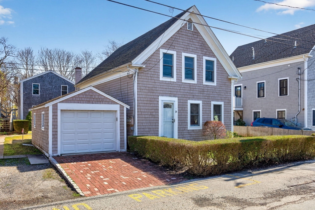 31 Conant Street