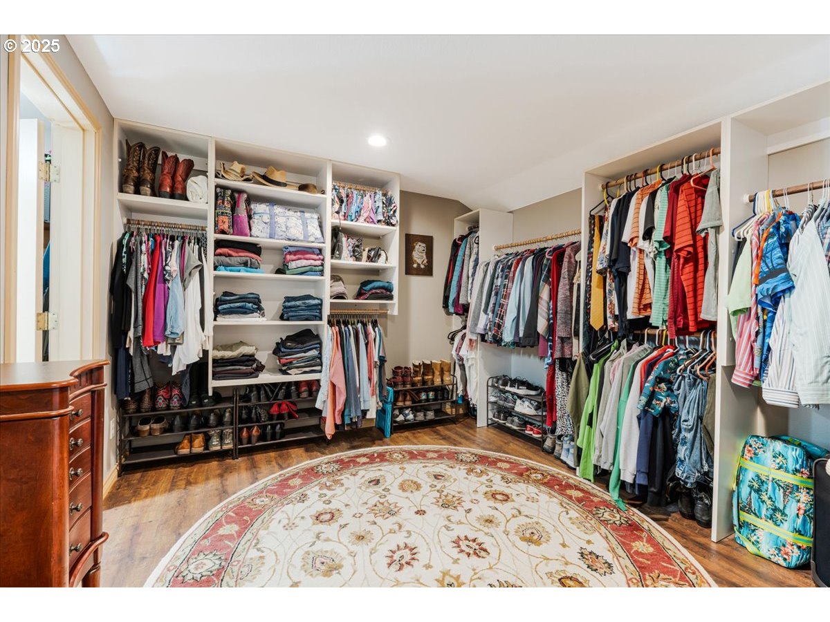 Oregon City, Oregon 97045, United States, 4 Bedrooms Bedrooms, ,3 BathroomsBathrooms,Residential,Active,169536