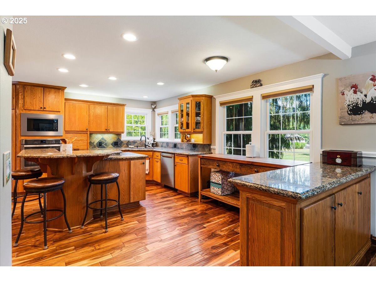 Oregon City, Oregon 97045, United States, 4 Bedrooms Bedrooms, ,3 BathroomsBathrooms,Residential,Active,169536