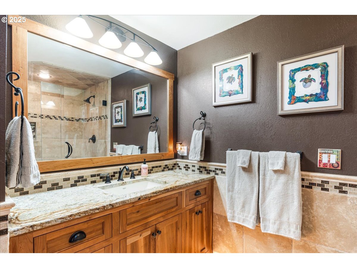 Oregon City, Oregon 97045, United States, 4 Bedrooms Bedrooms, ,3 BathroomsBathrooms,Residential,Active,169536