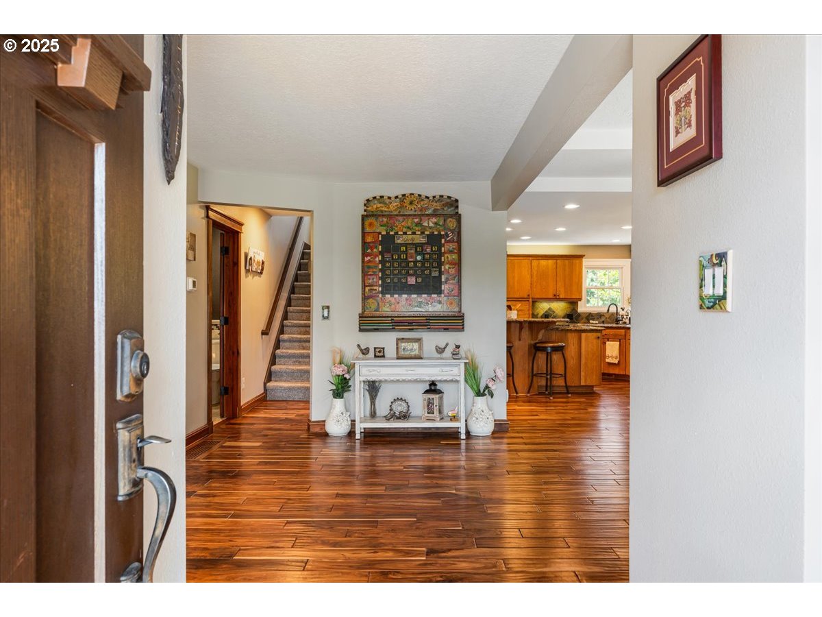 Oregon City, Oregon 97045, United States, 4 Bedrooms Bedrooms, ,3 BathroomsBathrooms,Residential,Active,169536