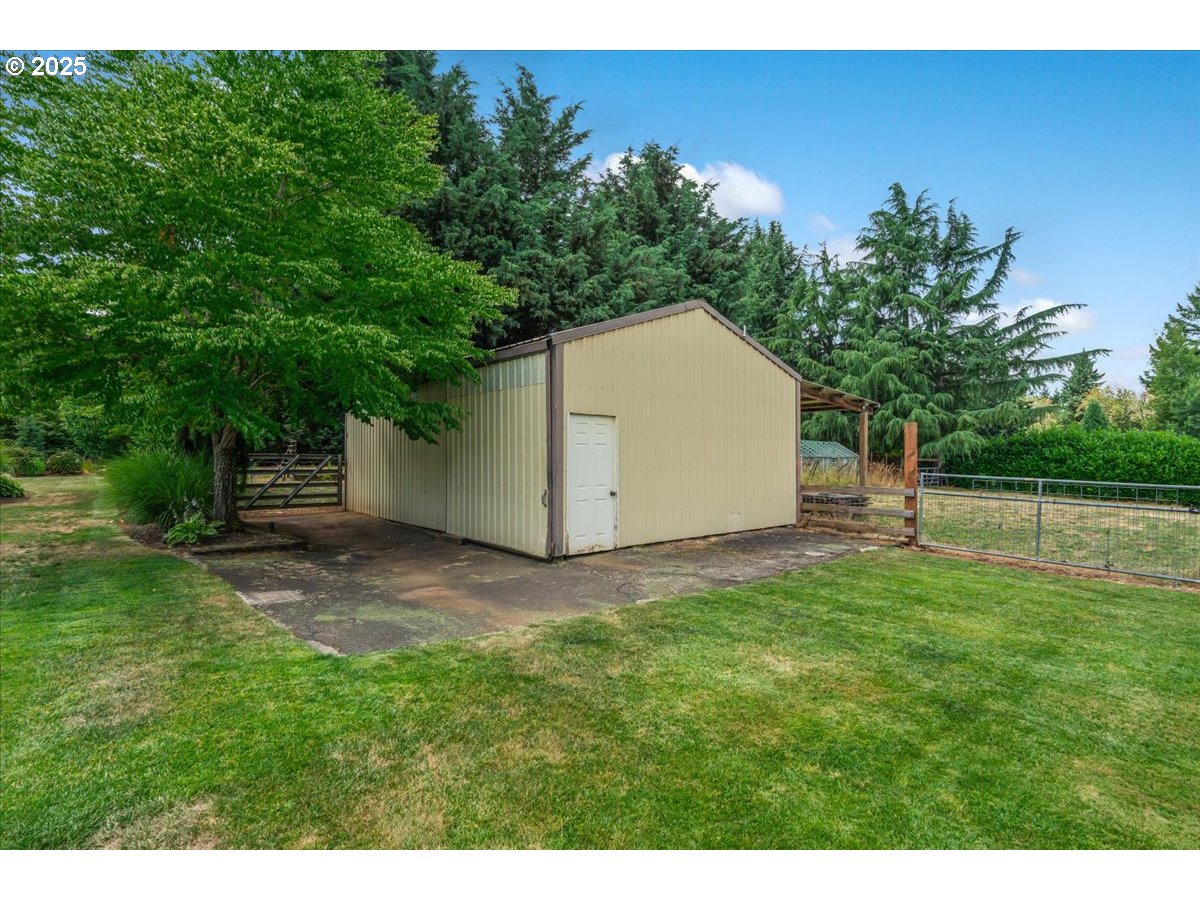 Oregon City, Oregon 97045, United States, 4 Bedrooms Bedrooms, ,3 BathroomsBathrooms,Residential,Active,169536