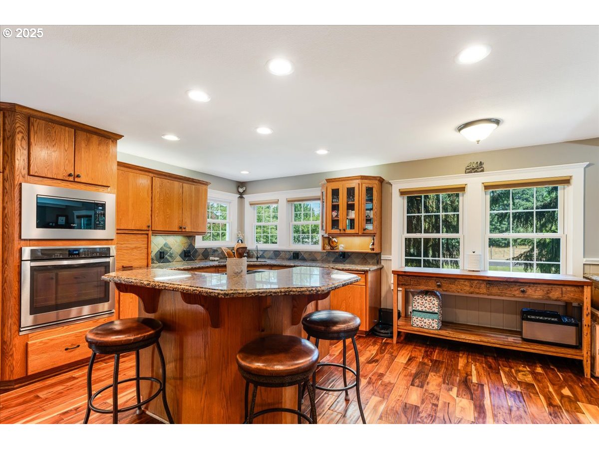 Oregon City, Oregon 97045, United States, 4 Bedrooms Bedrooms, ,3 BathroomsBathrooms,Residential,Active,169536