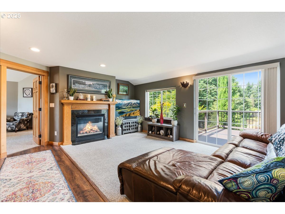 Oregon City, Oregon 97045, United States, 4 Bedrooms Bedrooms, ,3 BathroomsBathrooms,Residential,Active,169536