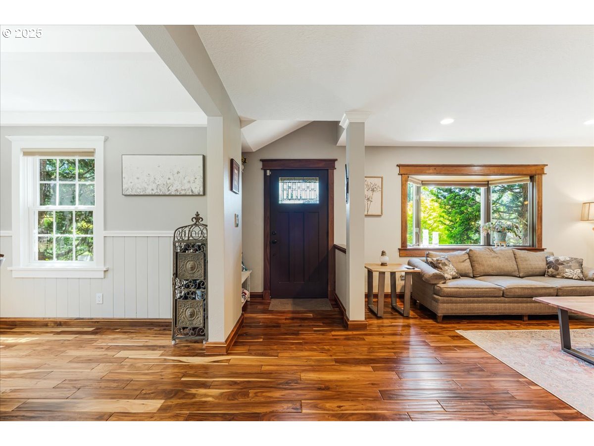 Oregon City, Oregon 97045, United States, 4 Bedrooms Bedrooms, ,3 BathroomsBathrooms,Residential,Active,169536