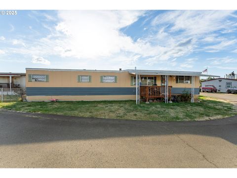 211 BERRY LOOP LN Roseburg OR 97471