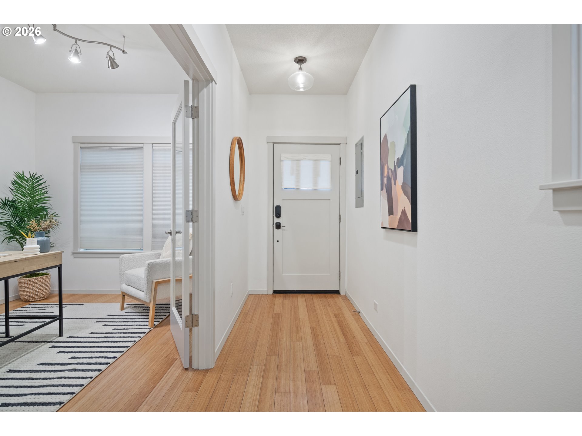 4720 N Commercial AVE