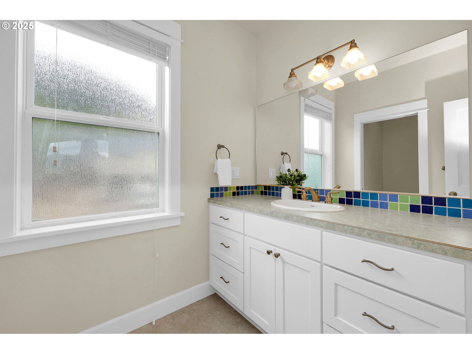 Springfield, Oregon 97478, United States, 3 Bedrooms Bedrooms, ,3 BathroomsBathrooms,Residential,Pending,114986