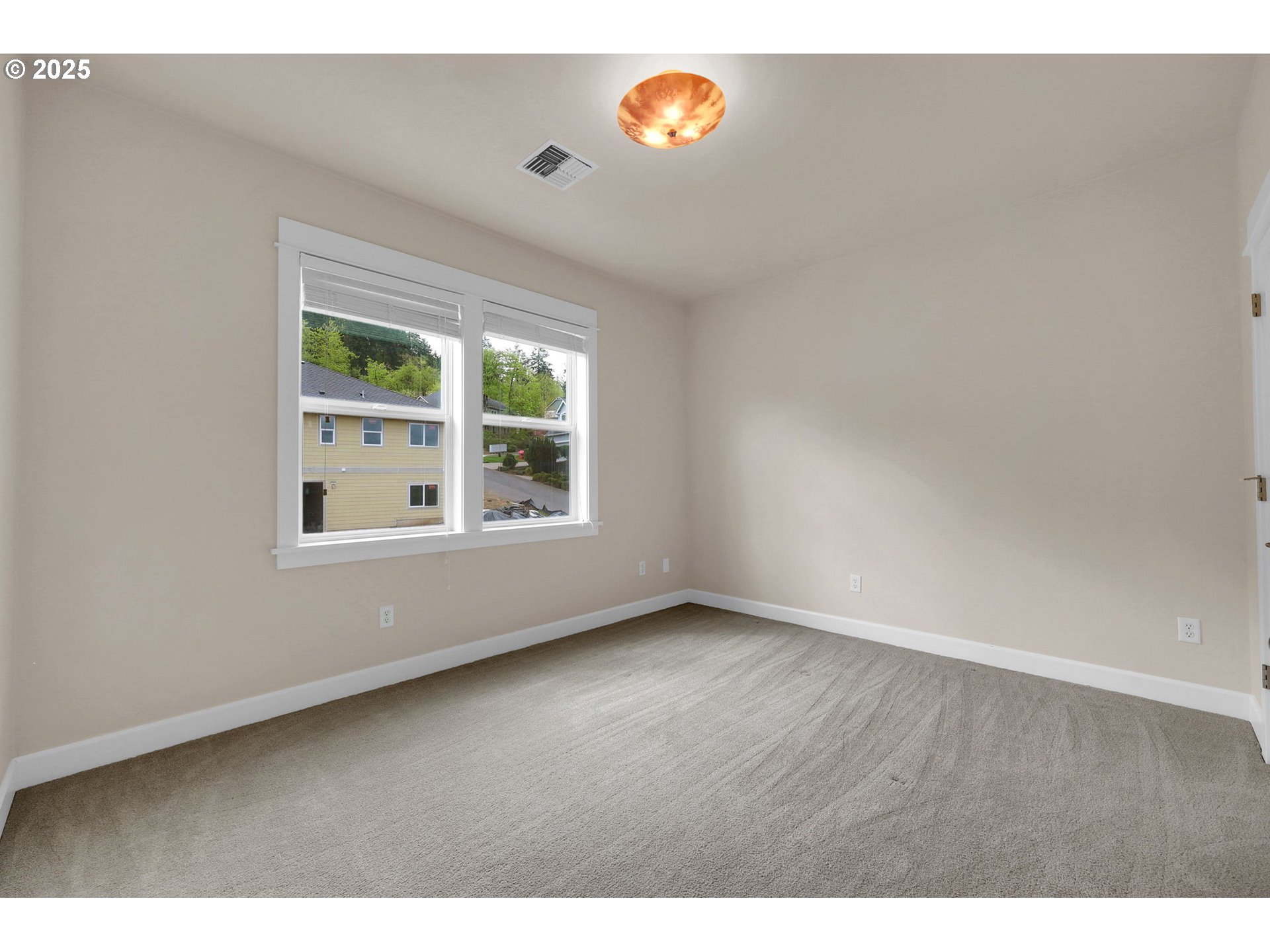 Springfield, Oregon 97478, United States, 3 Bedrooms Bedrooms, ,3 BathroomsBathrooms,Residential,Pending,114986