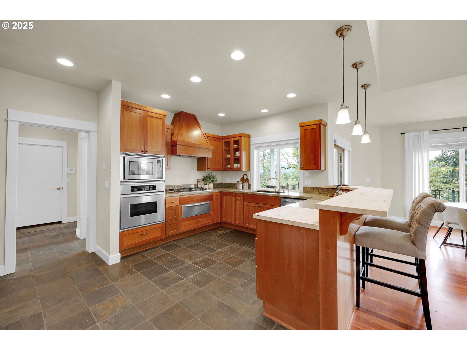 Springfield, Oregon 97478, United States, 3 Bedrooms Bedrooms, ,3 BathroomsBathrooms,Residential,Pending,114986