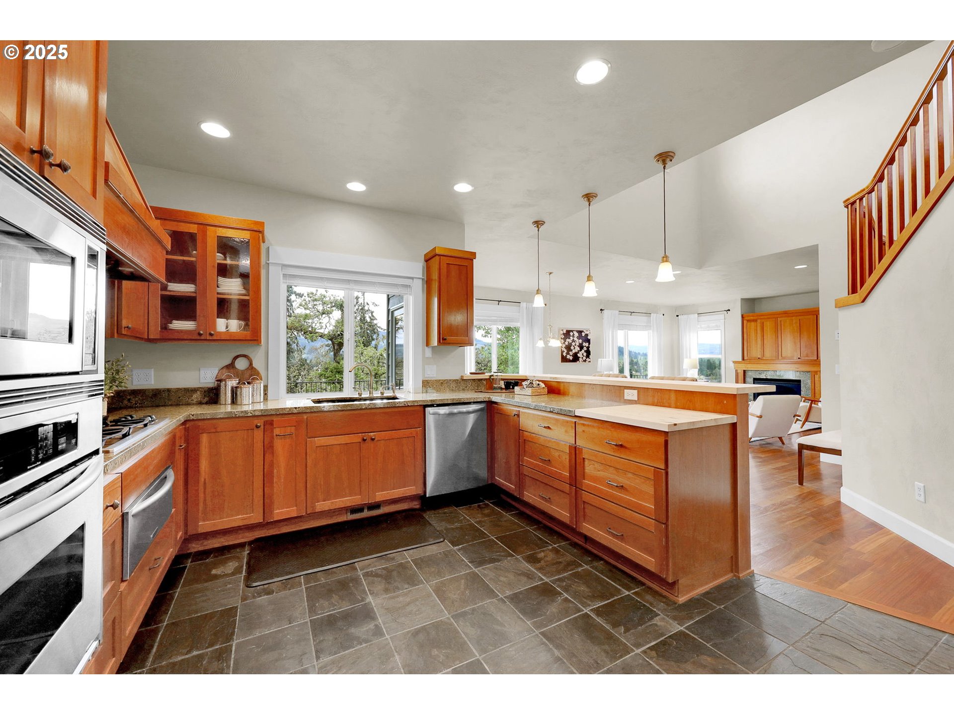 Springfield, Oregon 97478, United States, 3 Bedrooms Bedrooms, ,3 BathroomsBathrooms,Residential,Pending,114986